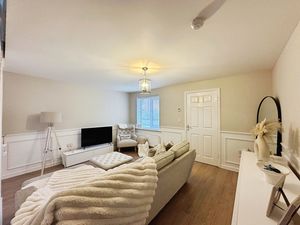 Photo 16- click for photo gallery